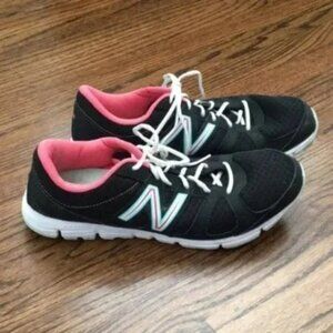 New Balance 550v3 Black Athletic Shoes